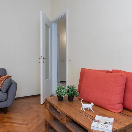 Apartment Renovated Close To Station Ponte Seveso 42 Milan