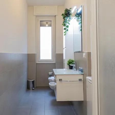 Apartment Renovated Close To Station Ponte Seveso 42 *