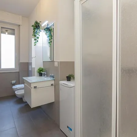 Apartment Renovated Close To Station Ponte Seveso 42 Milan